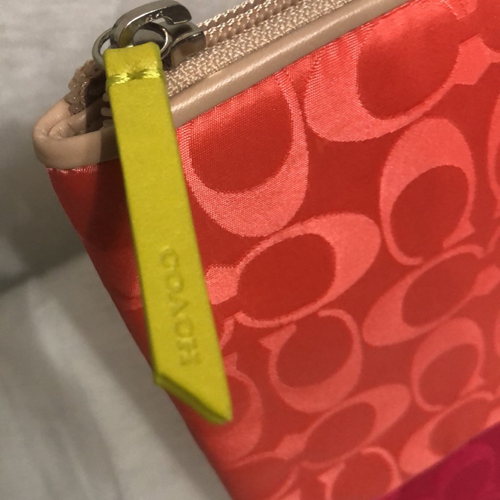 Coach Weekender Color Block Zip Pouch - Coral & Raspberry - Picture 4 of 9